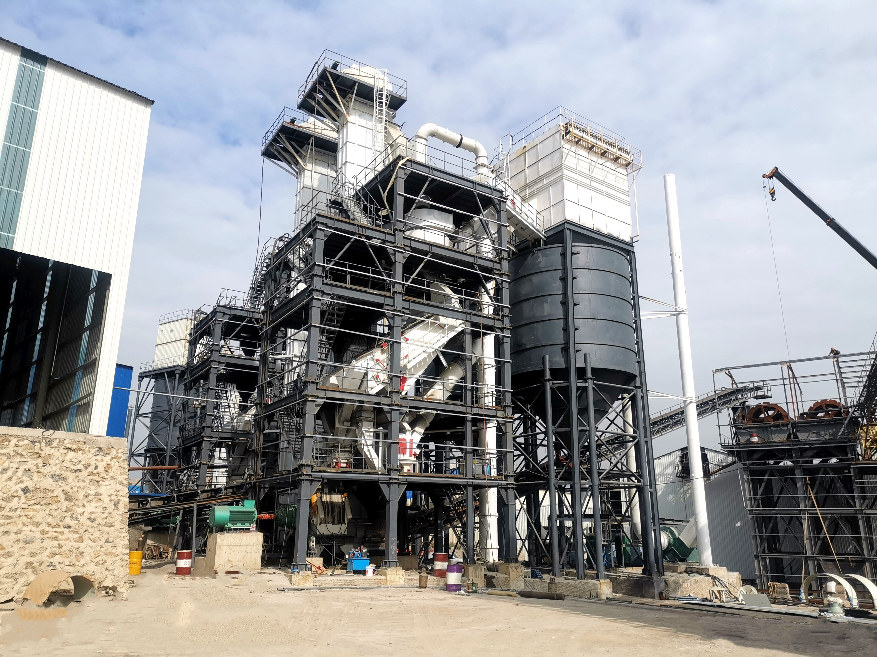 告別 “砂塵漫天”！綠色制砂樓憑這些優(yōu)勢，成為基建圈環(huán)保新標桿